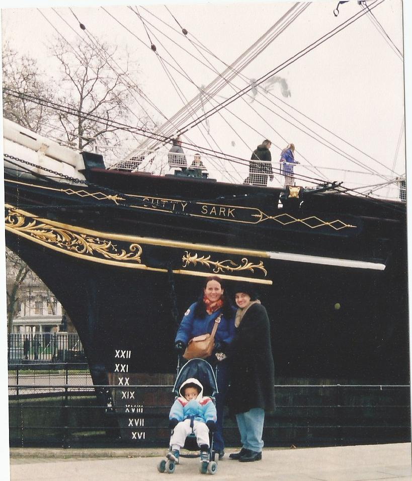 Nós em frente ao famoso veleiro Cutty Sark em Londres